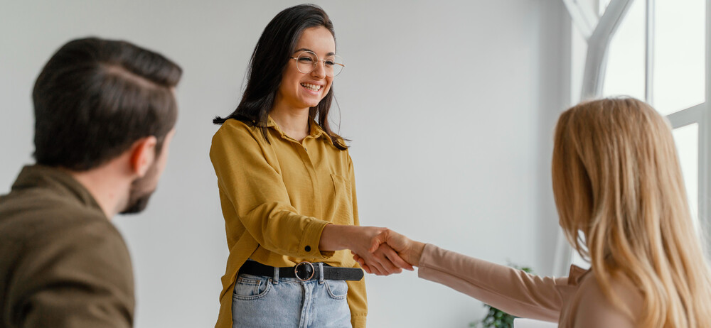 Tu aimes la compta et tu as la bougeotte ? 